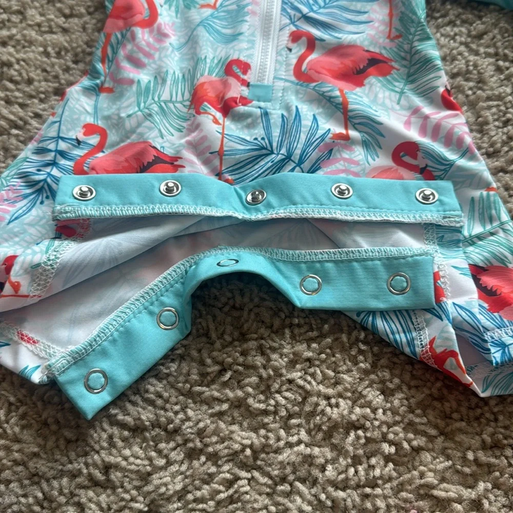 069 NIB BesserBay Infant Girl UPF 50+ Half Zip Long Sleeve Swimsuit - Size: 0-6M